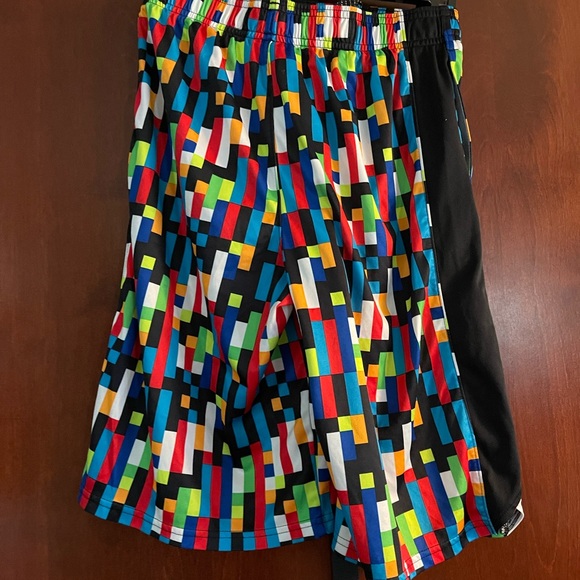 Youth large shorts - Picture 3 of 4